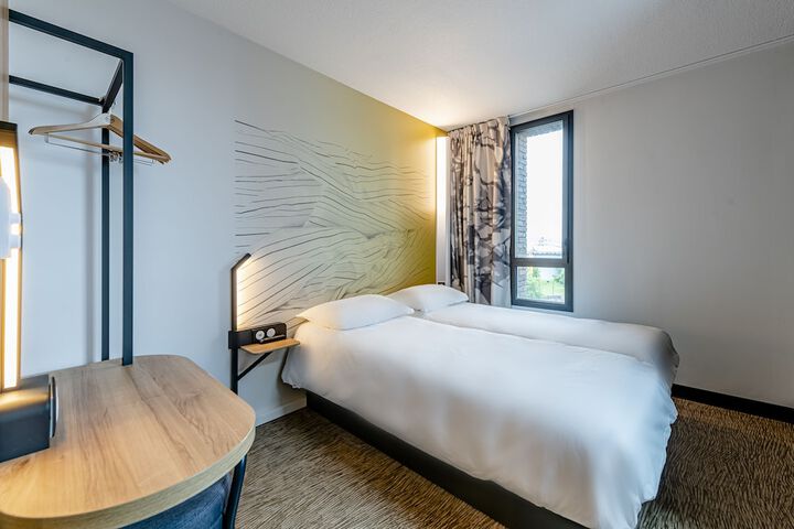 Room 9 of 44