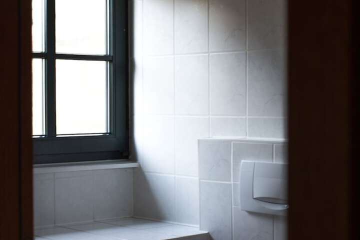 Room 10 of 21