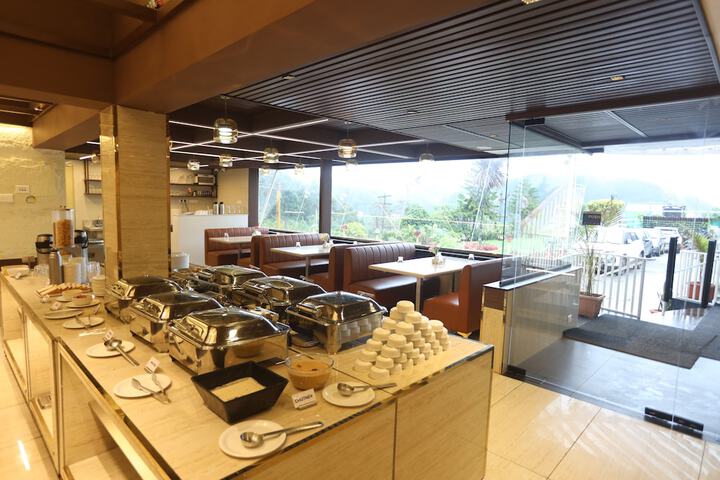 Dining 50 of 78