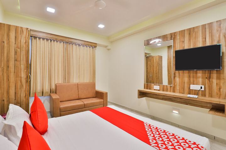 Room 9 of 25