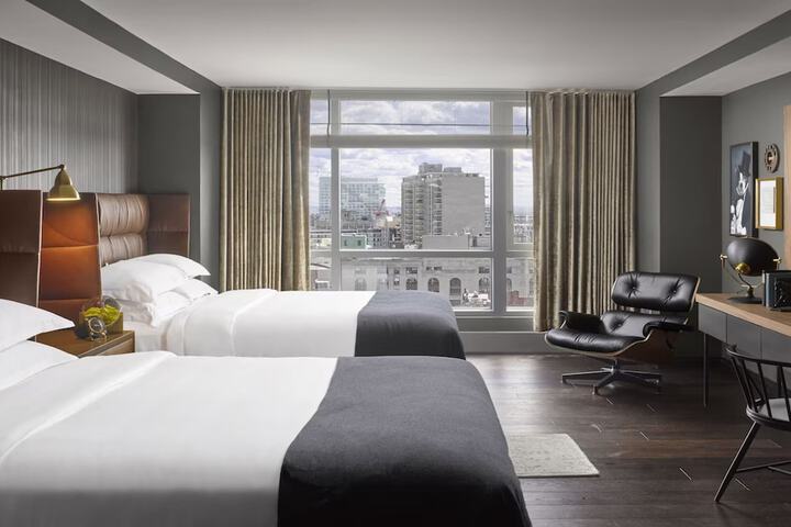 Room 28 of 120