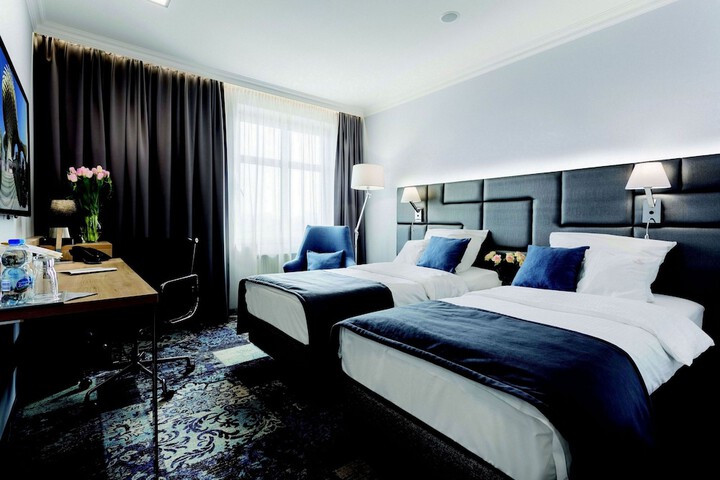 Room 25 of 86