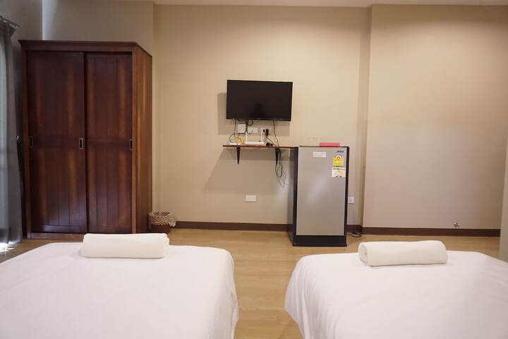 Room 12 of 48