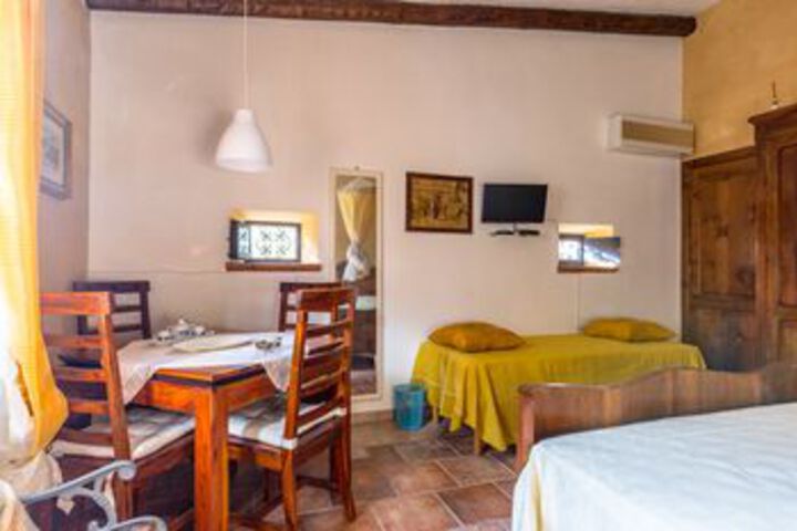 Room 5 of 23