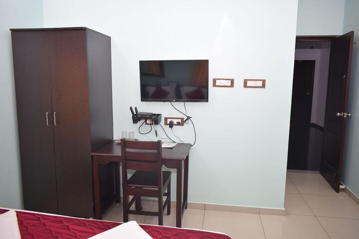 Room 13 of 33
