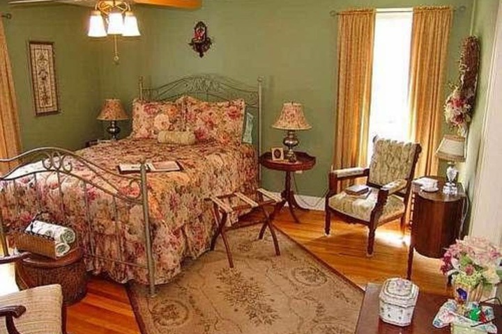 Room 10 of 43