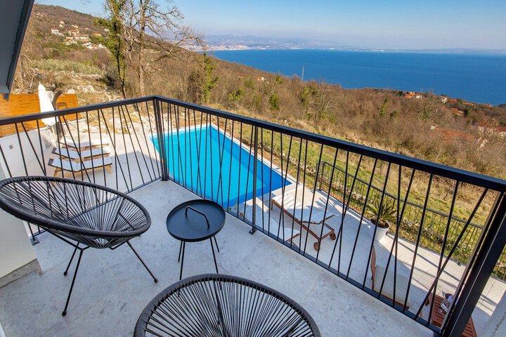 Terrace/Patio 16 of 32