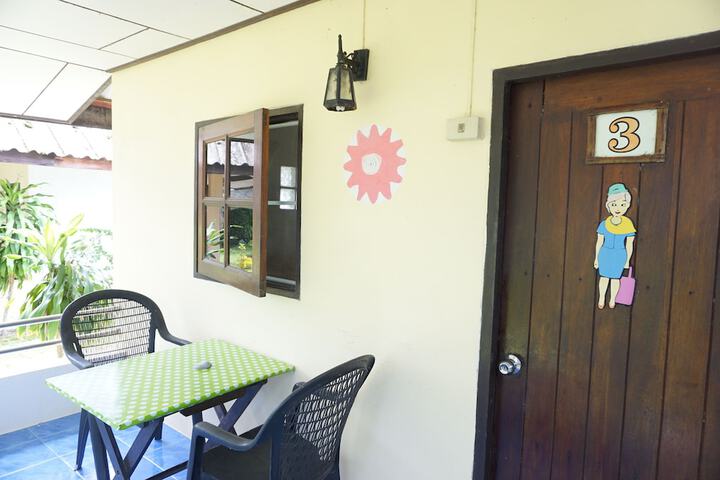 Room 8 of 104