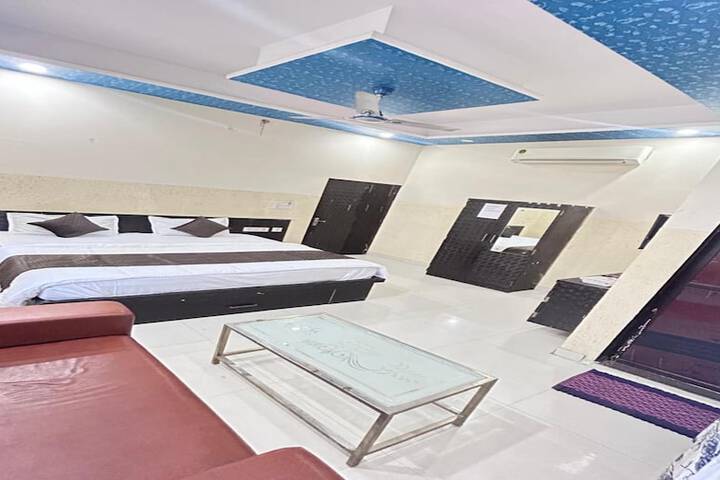 Room 16 of 32