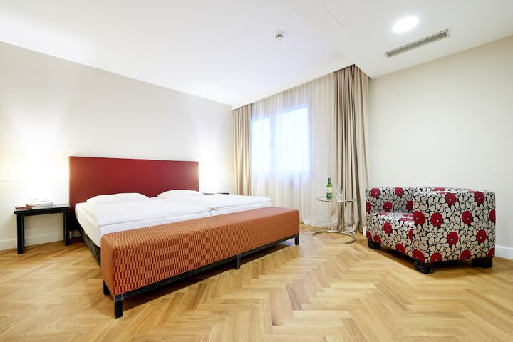 Room 16 of 63