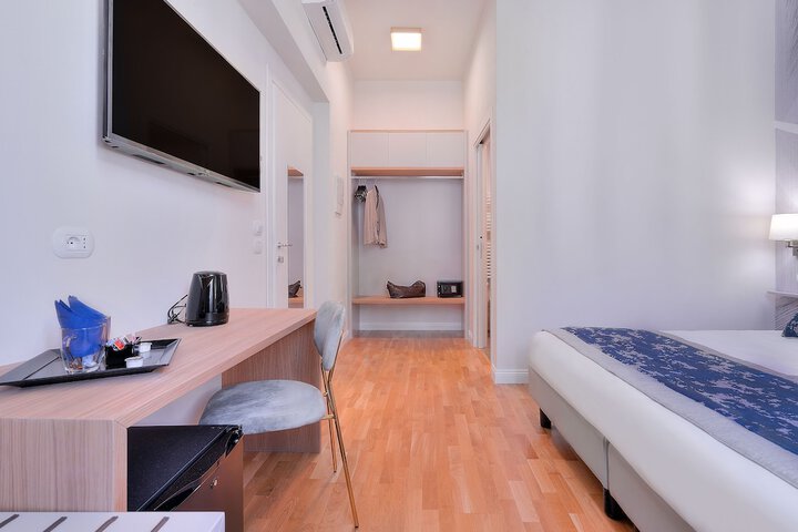 Room 11 of 44