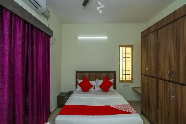 Room 6 of 16