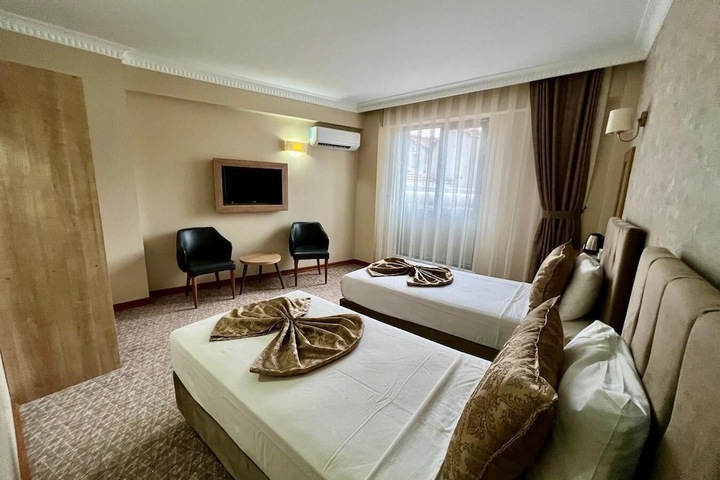 Room 32 of 113