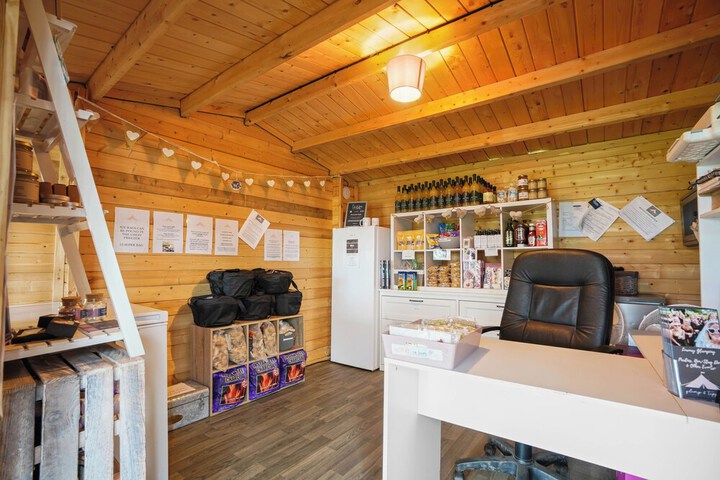 Concierge desk