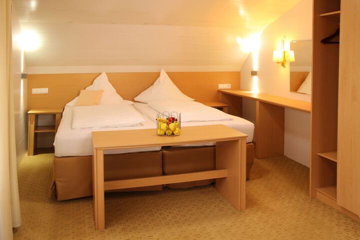 Room 2 of 16