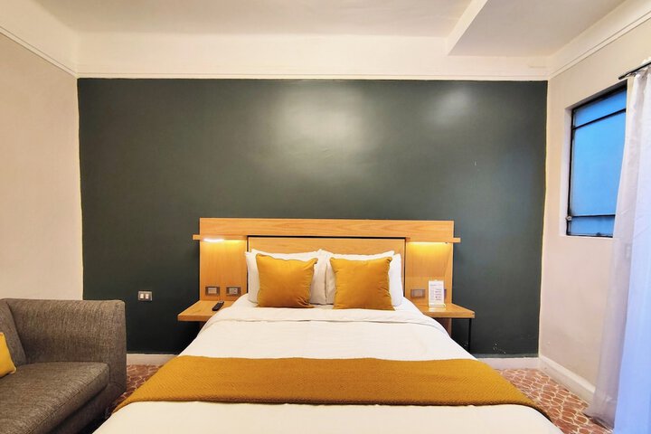 Room 10 of 66