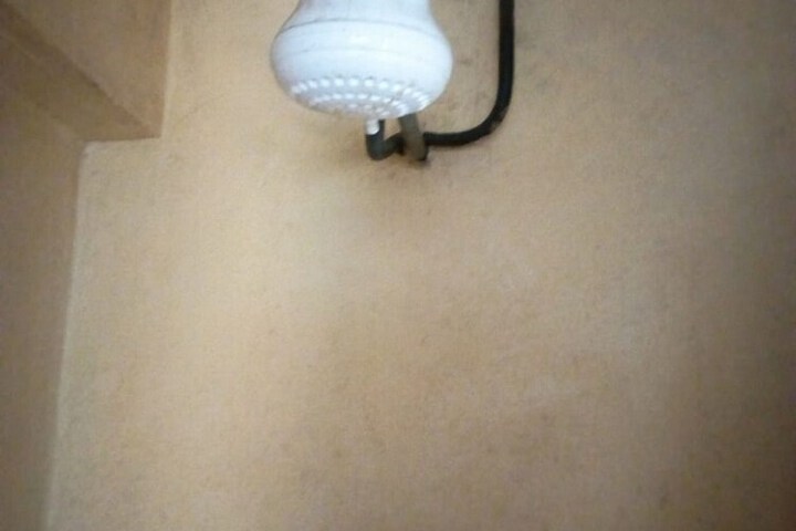 Room 13 of 16