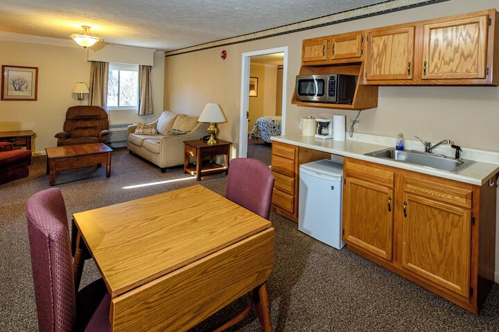 Room 4 of 28