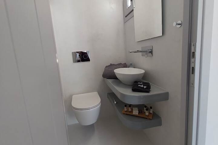 Room 52 of 75