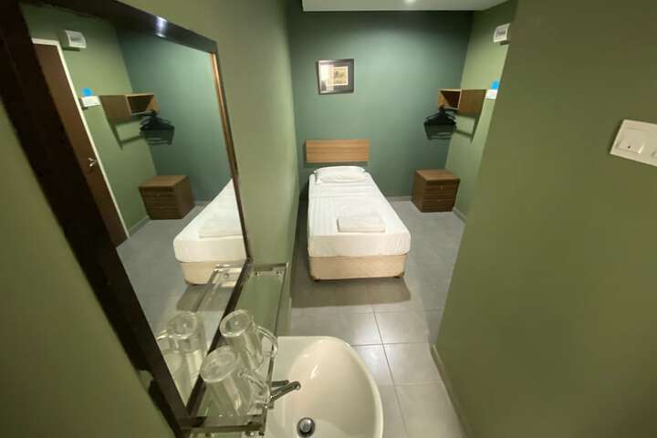 Room 5 of 31