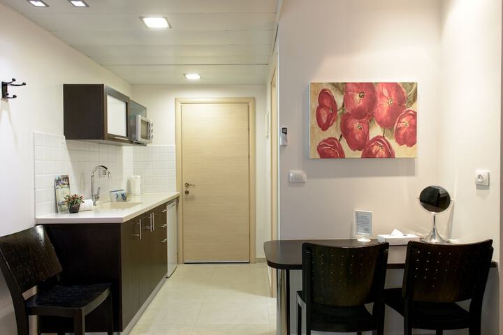 Room 50 of 63