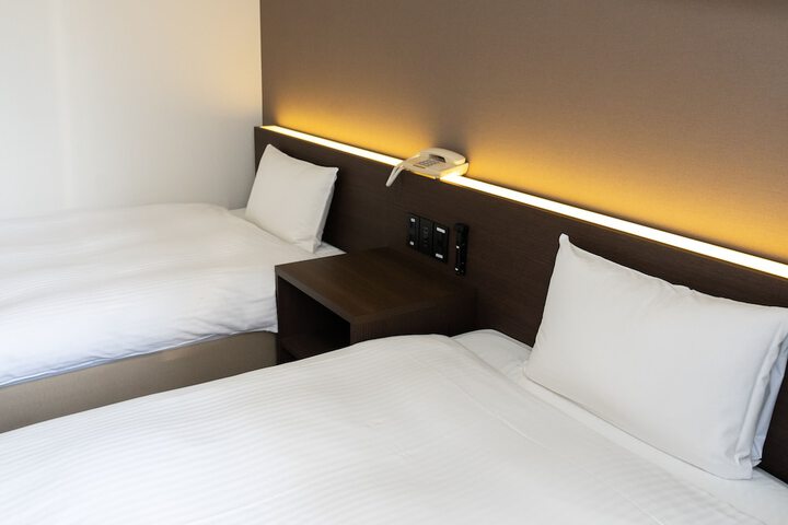 Room 15 of 22