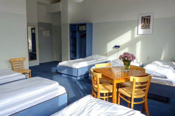 Room 29 of 86