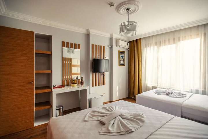 Room 6 of 23