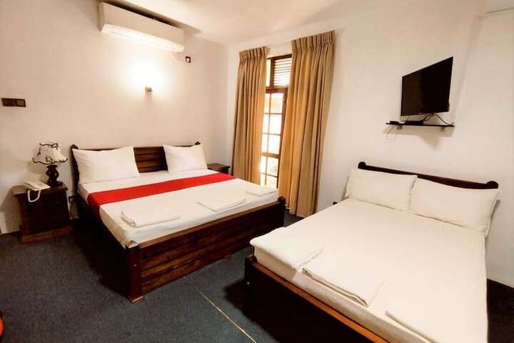 Room 4 of 13