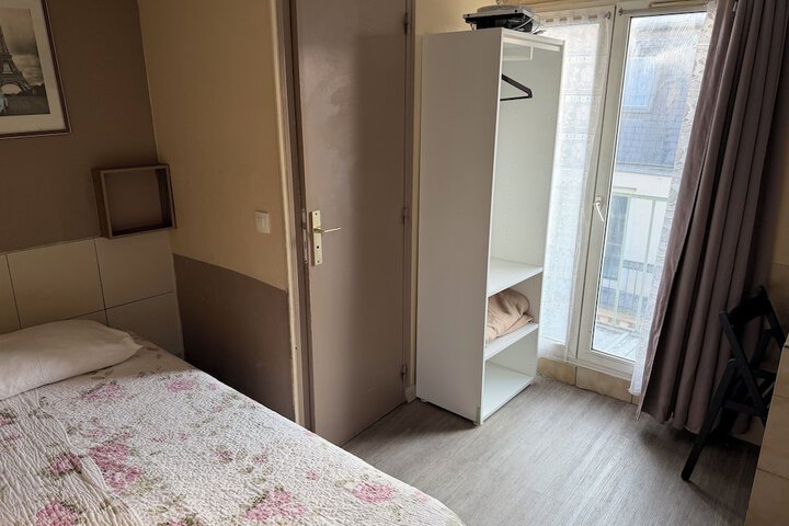 Room 14 of 32