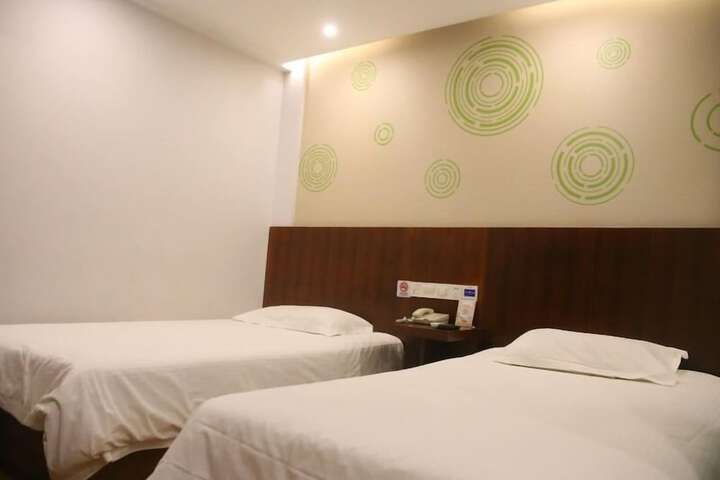Room 8 of 45