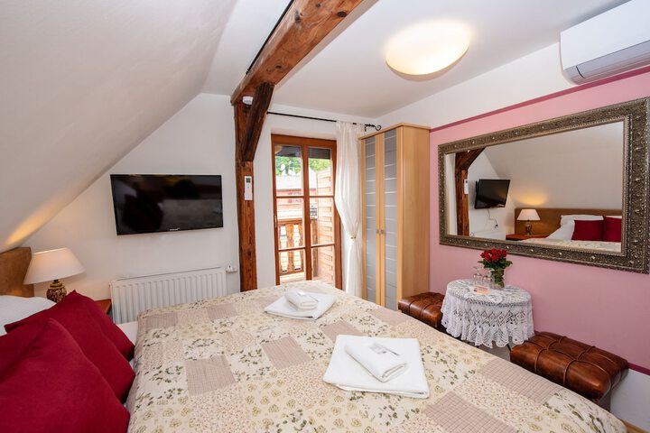 Room 15 of 51