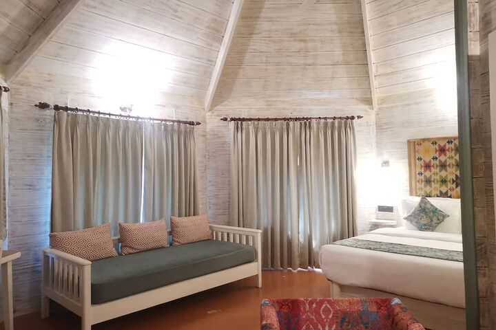Room 7 of 32