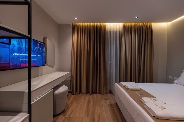 Room 32 of 95