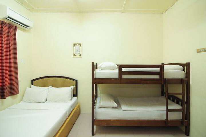 Room 10 of 30
