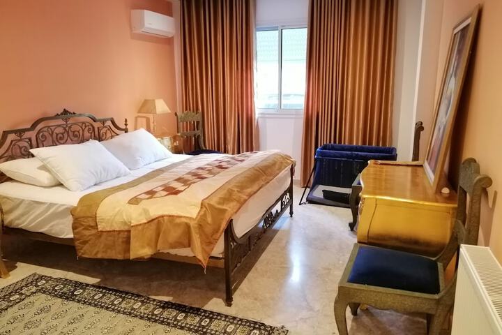 Room 7 of 30