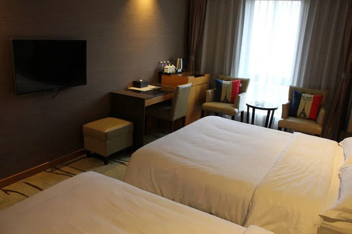 Room 3 of 15