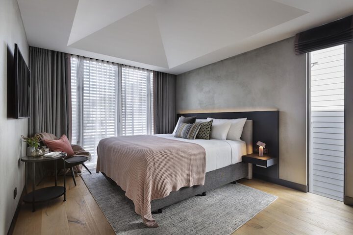 Room 15 of 32