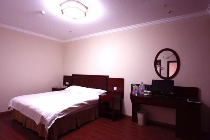 Room 10 of 66