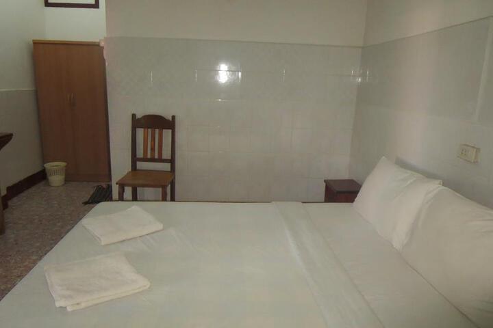 Room 2 of 6