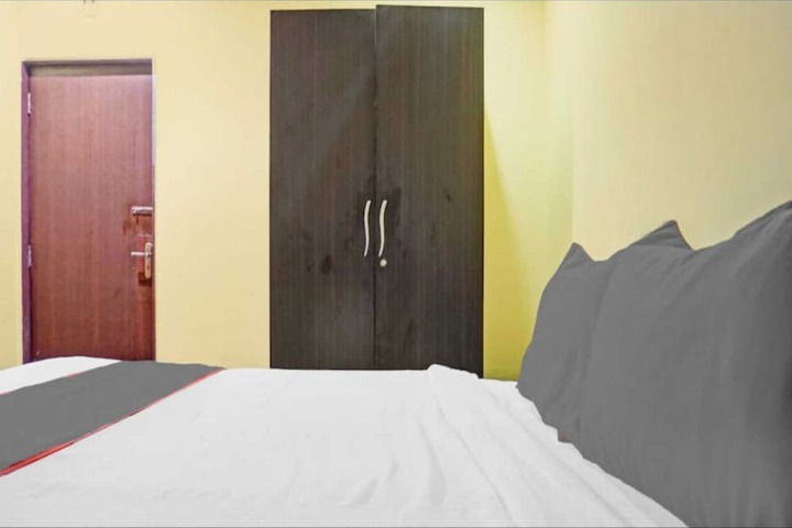 Room 9 of 21