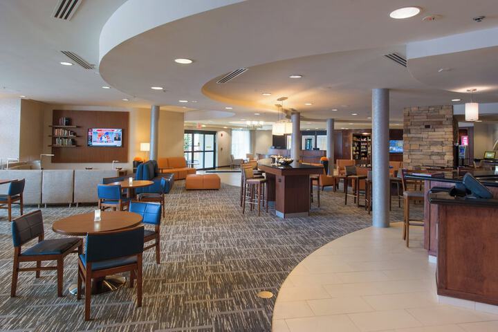 Lobby lounge
