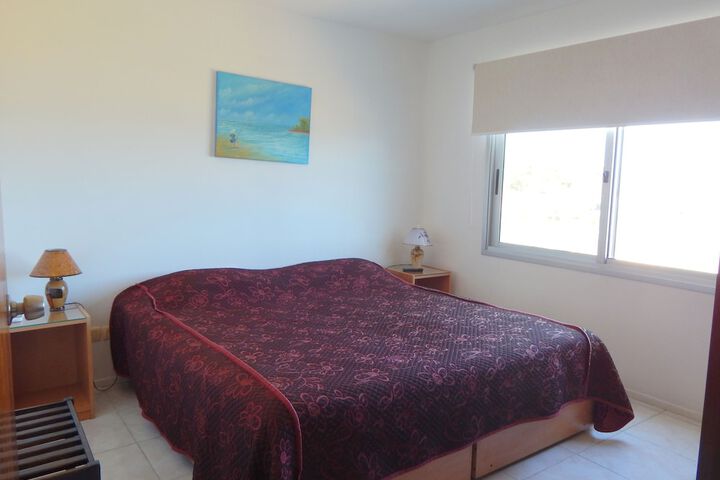 Room 6 of 74