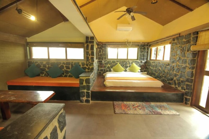 Room 18 of 66