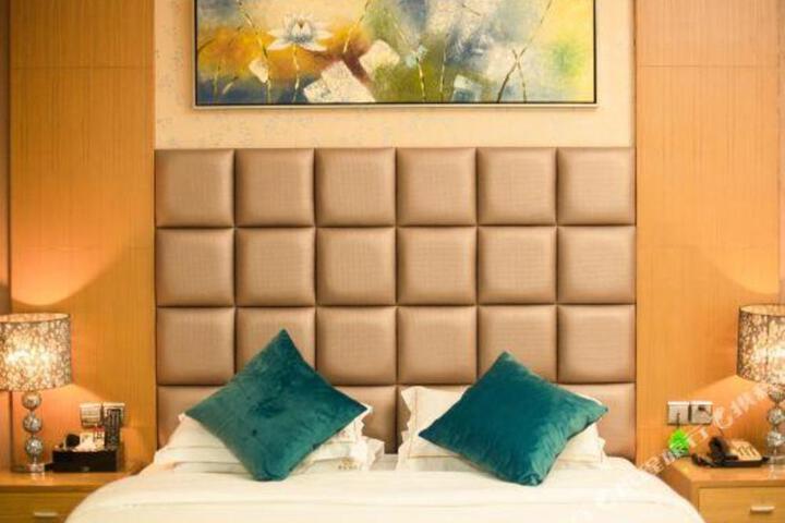 Heyi Hotel (Dongguan Fenggang Gymnasium)