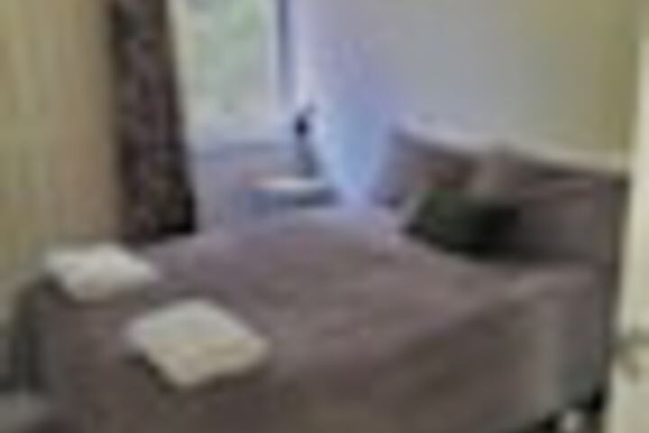 Room 2 of 36