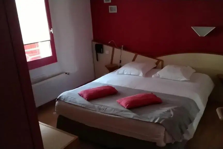 Room 3 of 13