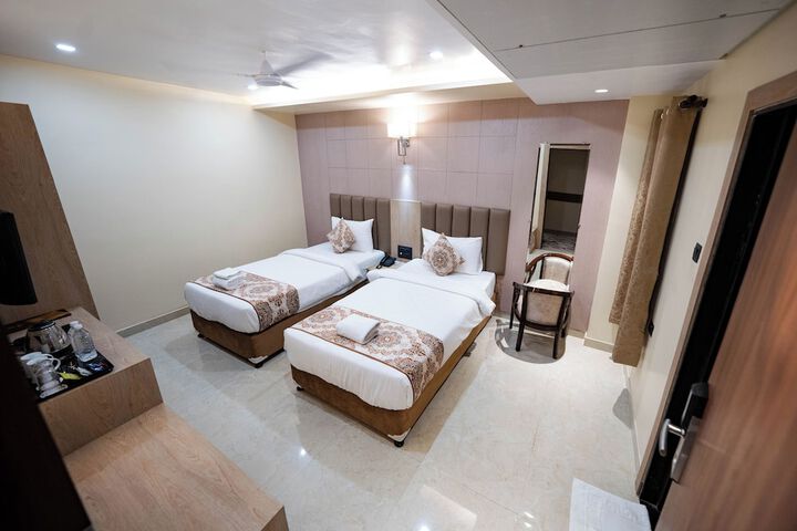 Room 2 of 24