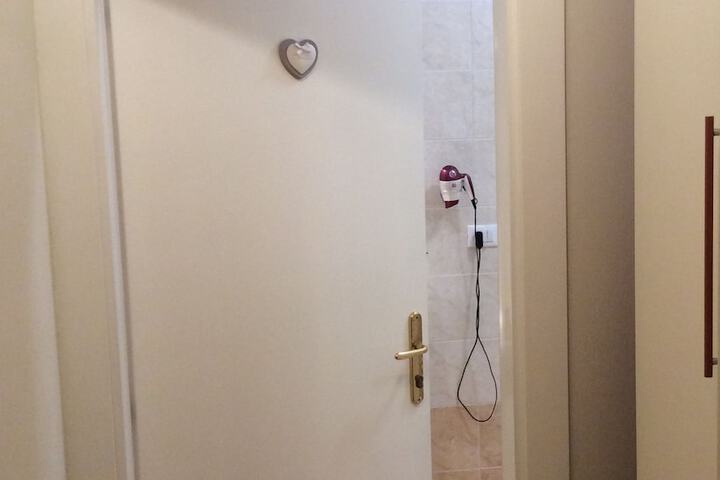 Room 14 of 20