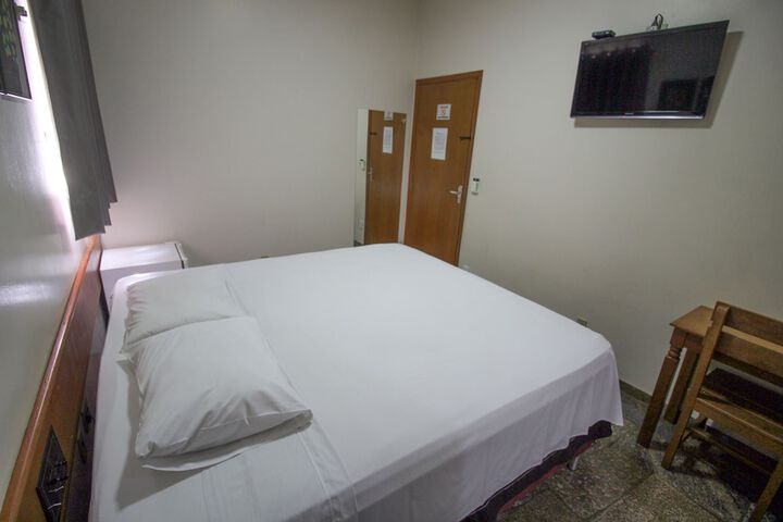 Room 17 of 183